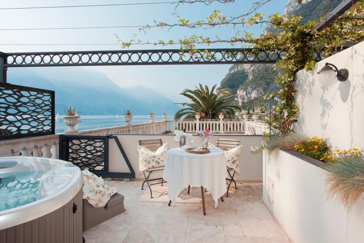 Bellavista Lakefront Hotel & Apartments Riva del Garda Exterior photo