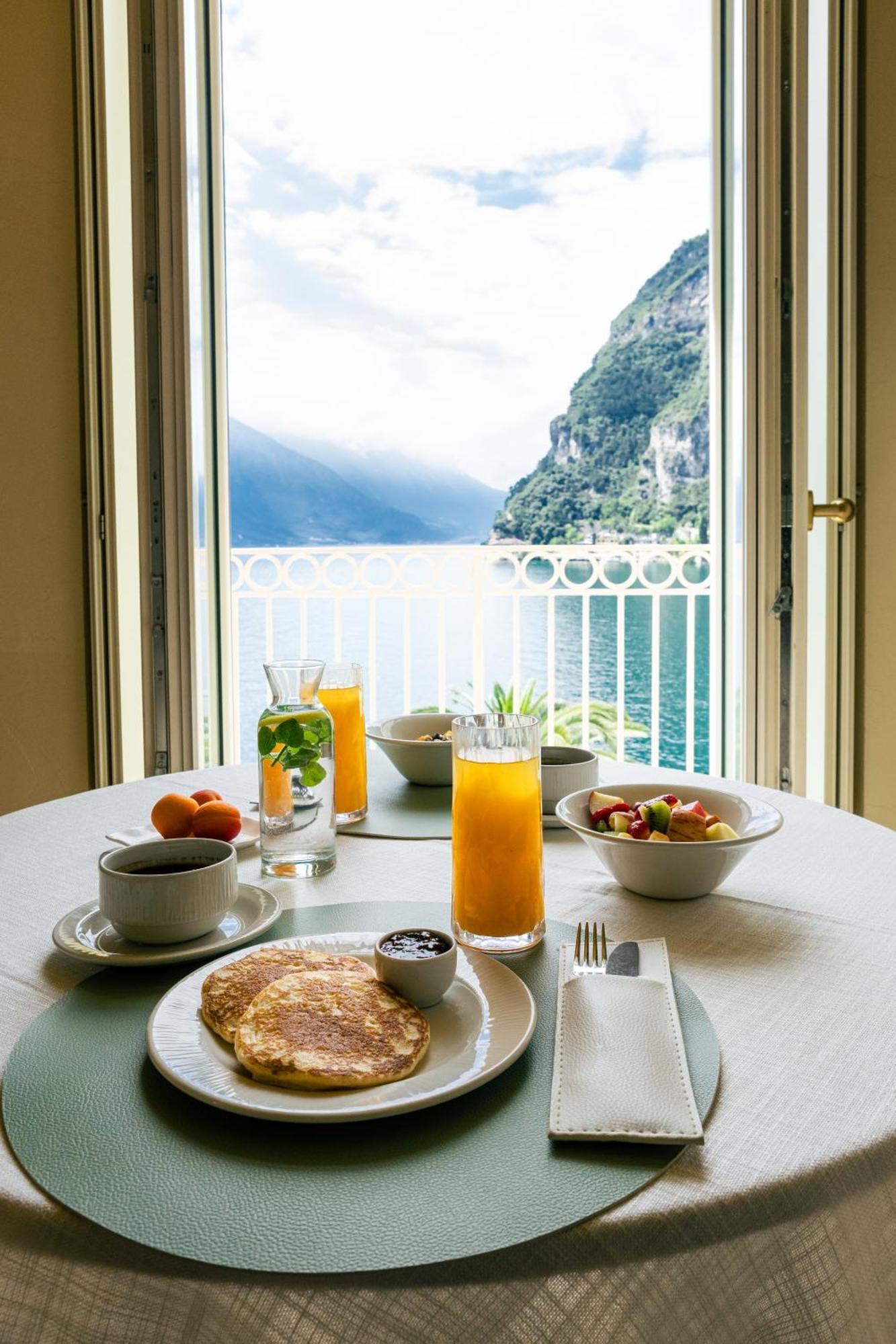 Bellavista Lakefront Hotel & Apartments Riva del Garda Room photo