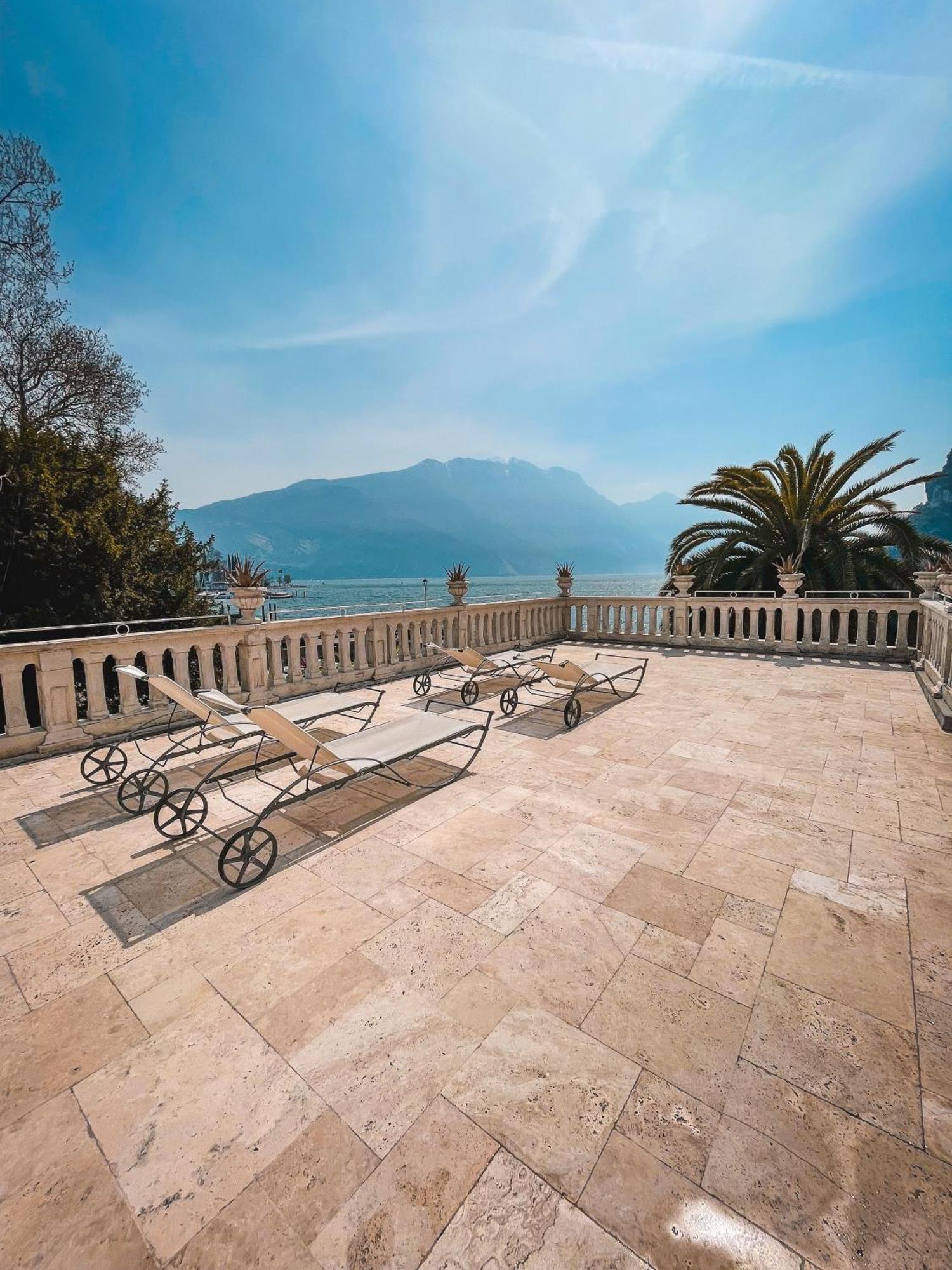 Bellavista Lakefront Hotel & Apartments Riva del Garda Exterior photo