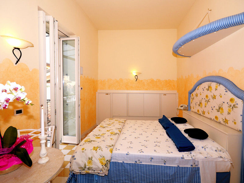 Bellavista Lakefront Hotel & Apartments Riva del Garda Exterior photo